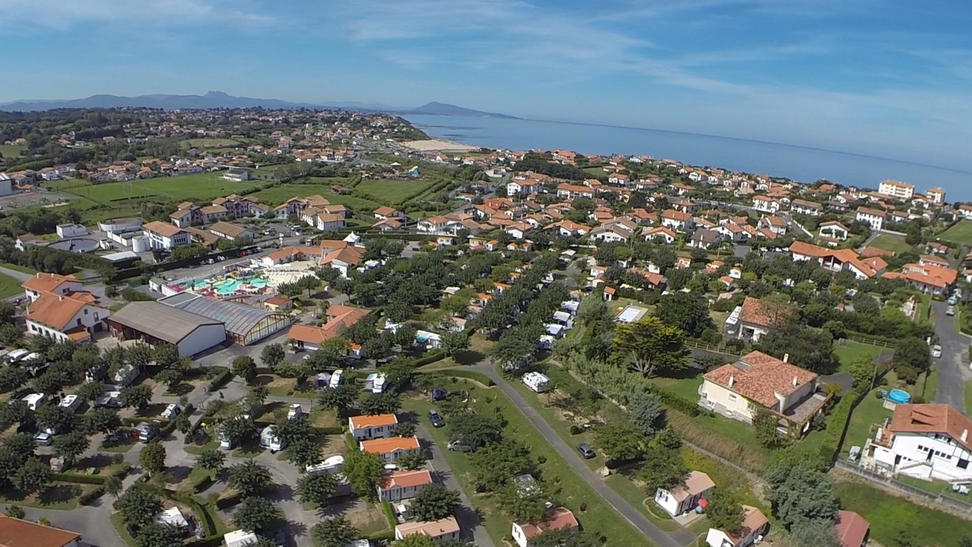 Venez découvrir le camping Ur-Onea et son parc aquatique